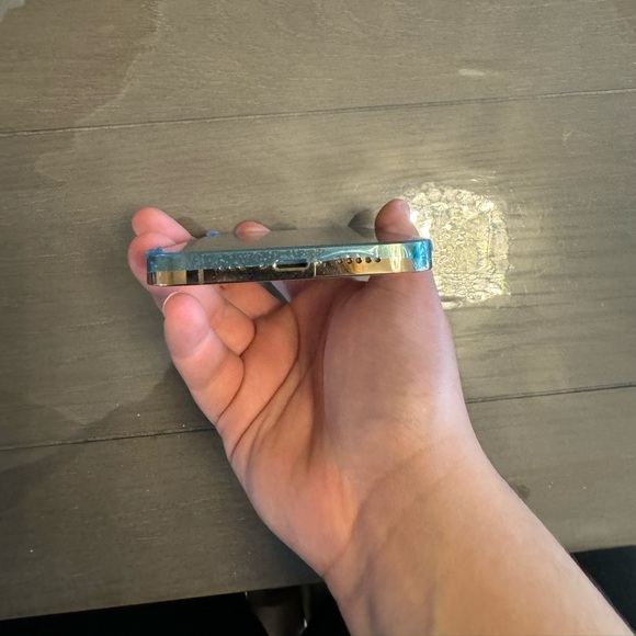 Apple iPhone 13 Pro 1TB Maxium Storage Gold LIKE NEW A GRADE CONDITION UNLOCKED - Picture 6 of 8